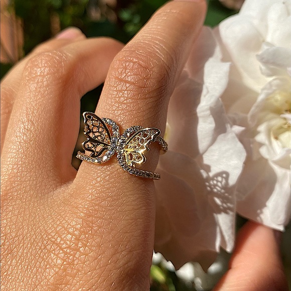 The Gold Butterfly Ring ❤️‍🔥 - Picture 4 of 8